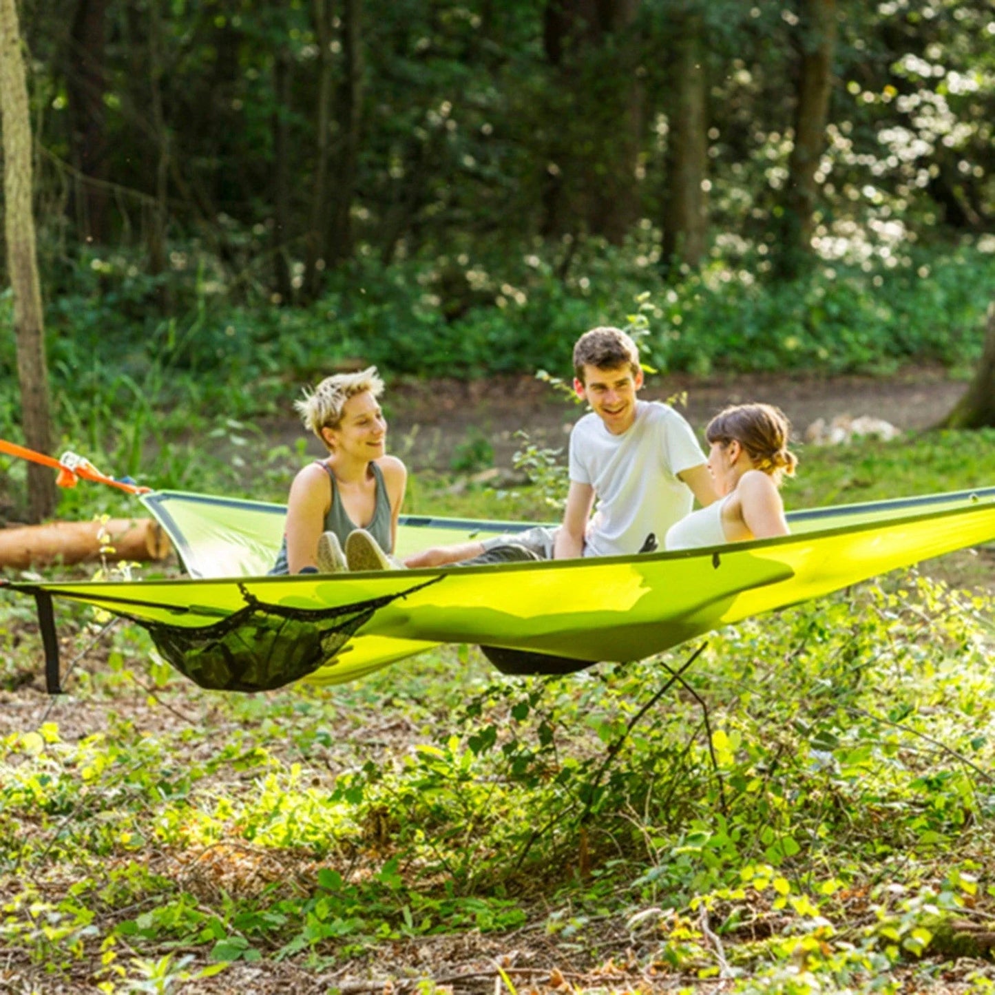 Spacious multi-person hammock with 3-point suspension system, ideal for outdoor adventures and backyard relaxation.