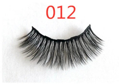 Magnetic false eyelashes for a voluminous, natural look without glue.
