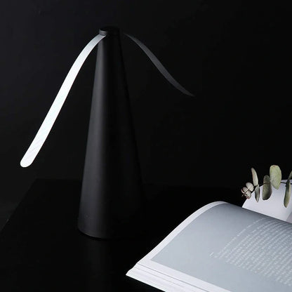 Black fly repellent fan measuring 8.2x8.2x24cm with USB cable for insect protection during meals