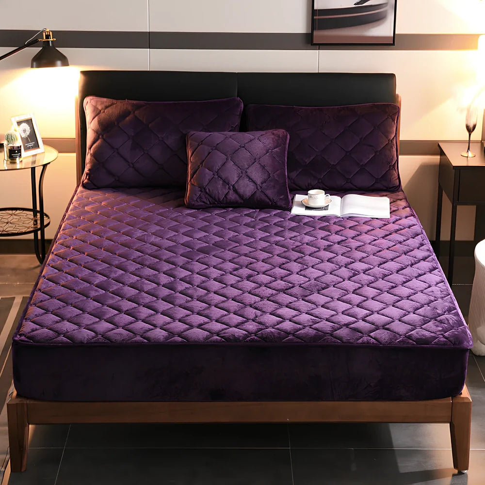 Crystal fleece quilted bed cover with velvet finish in blue colour