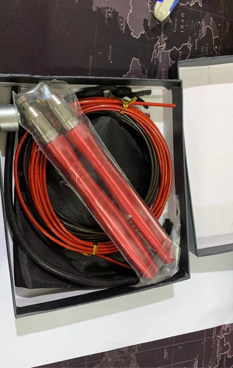 Sports skipping rope with aluminum alloy handles and PVC-coated wire for durability and performance
