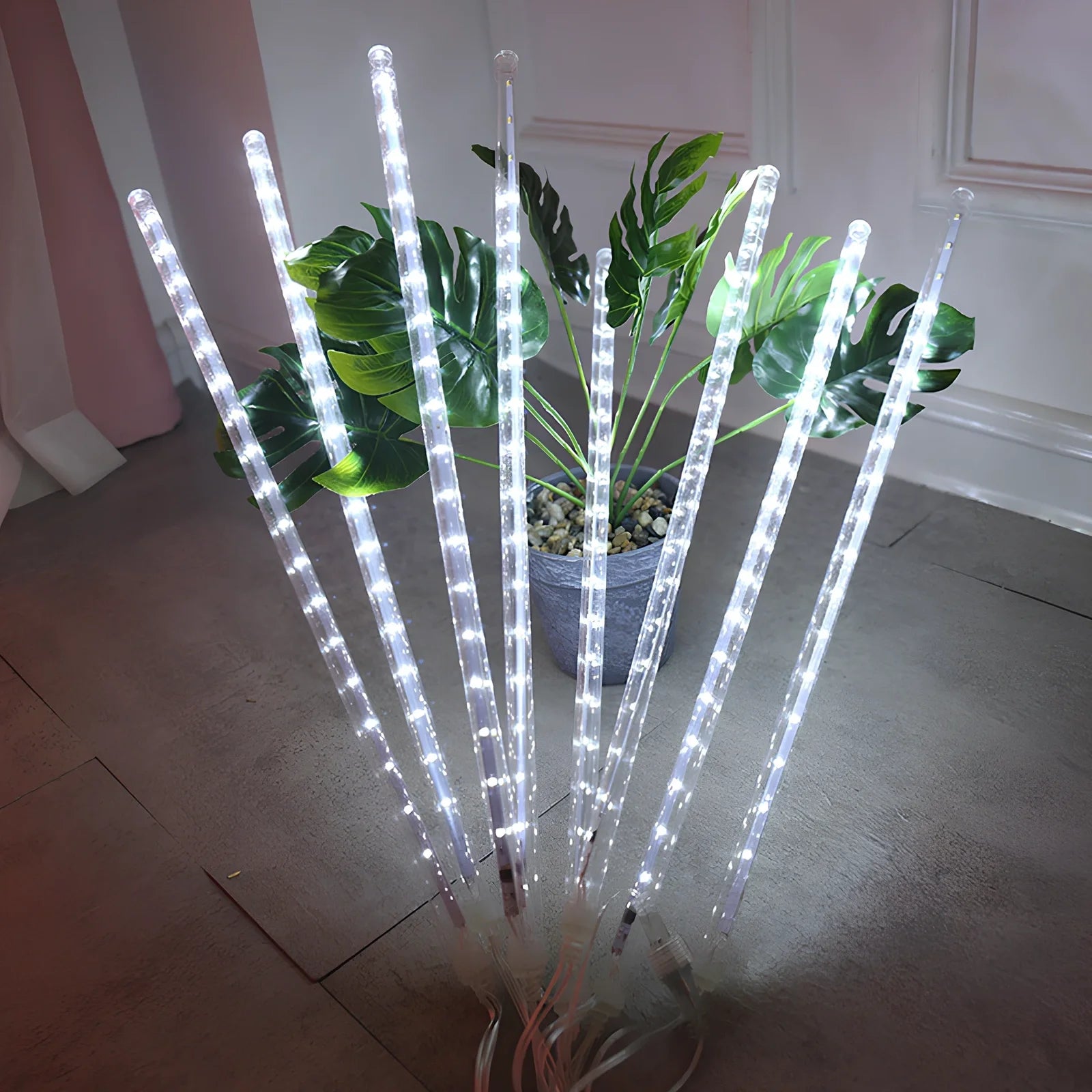 LED meteor rain garden lantern with flashing modes in 30cm and 50cm sizes for outdoor lighting