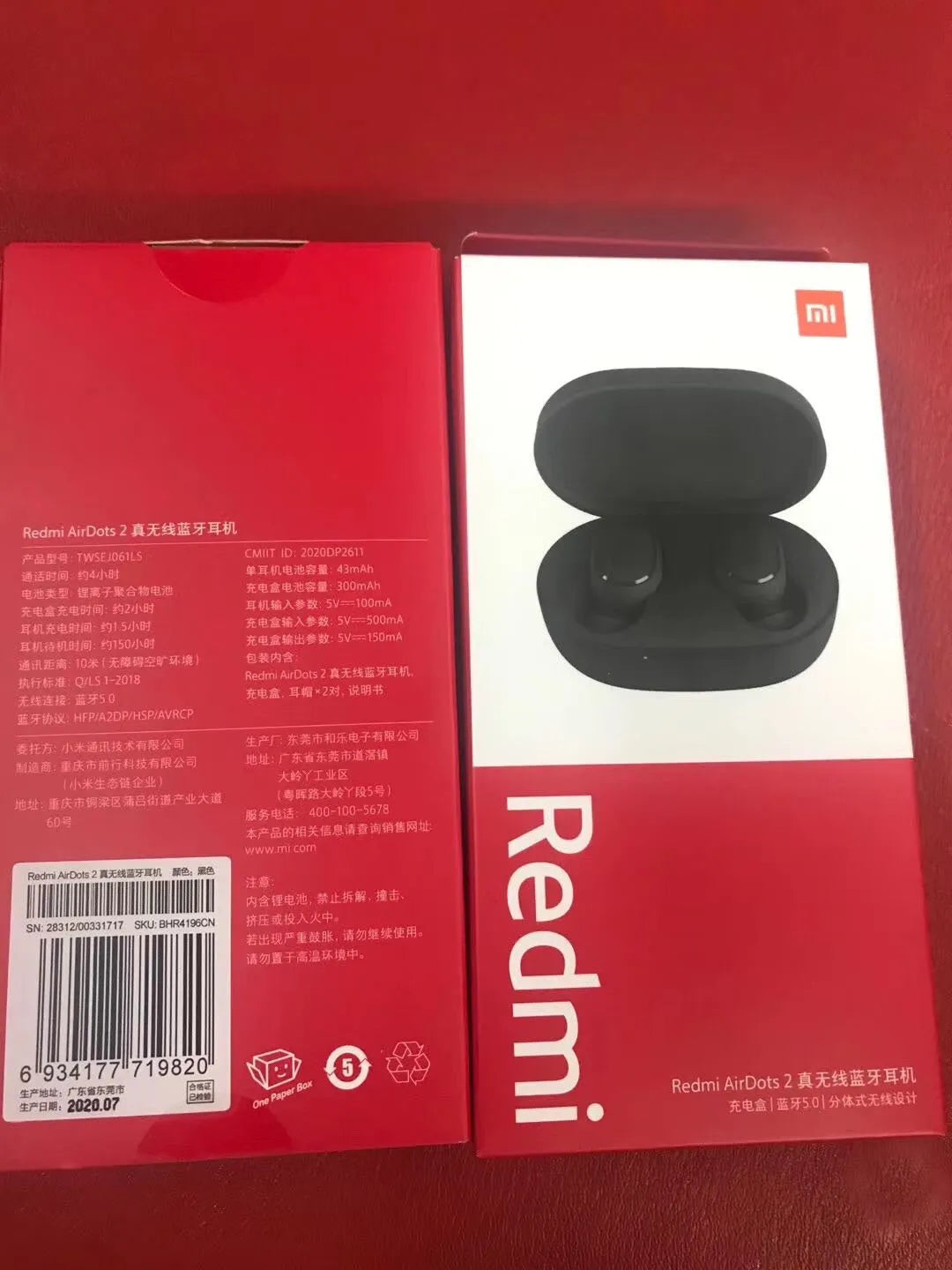 Black AirDots true wireless earbuds with charging case, showing 7.2mm drivers and three earplug sizes