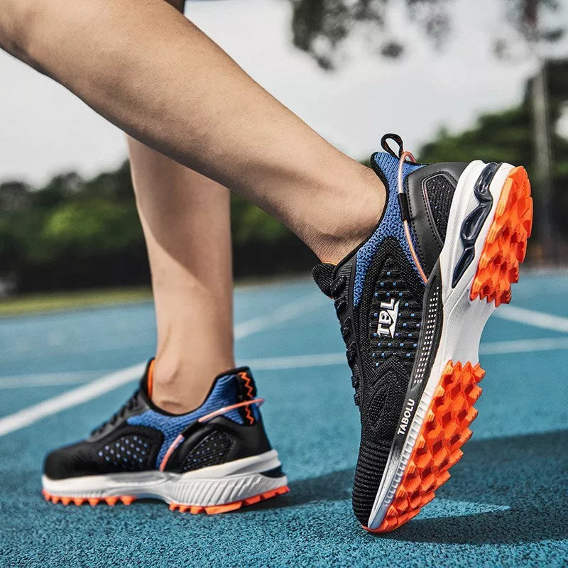 Junior high school track and field running shoes with non-slip rubber soles and breathable mesh panels