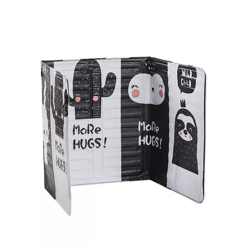 Kitchen oil splatter screen made of aluminum foil, foldable design, heat and oil proof