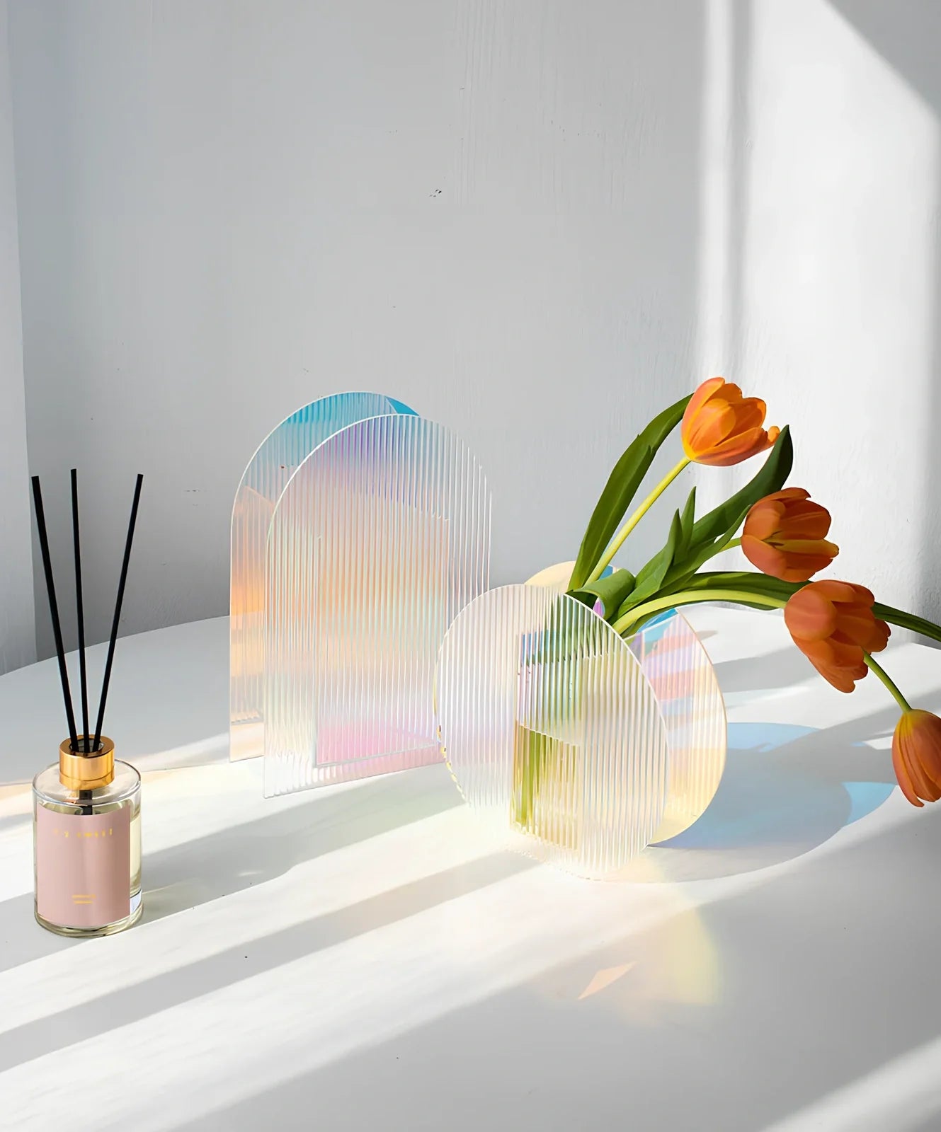 Nordic minimalist acrylic vase with polished corrugated surface, 20cm height