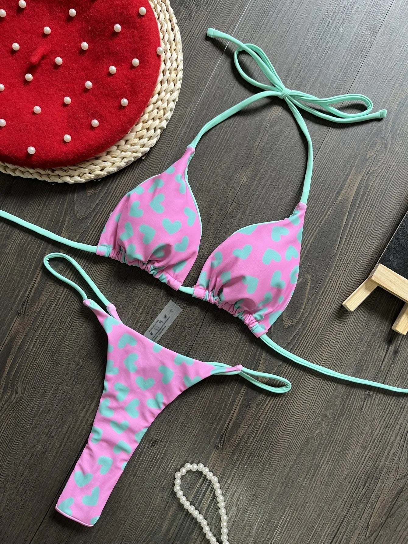 Backless one-piece swimsuit with heart print in quick-drying nylon fabric