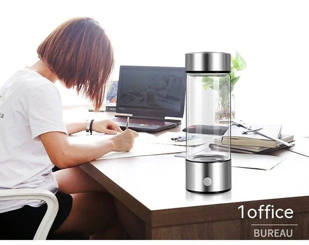 Premium hydrogen water bottle with rechargeable generator, crafted with borosilicate glass for improved cellular health and hydration