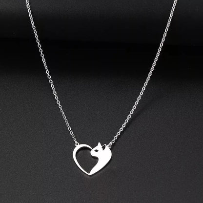 Stainless steel heart cat pendant necklace for women in silver and gold options