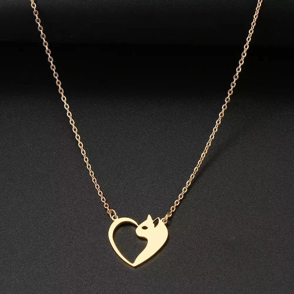 Stainless steel heart cat pendant necklace for women in silver and gold options