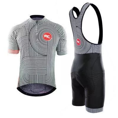 Cycling Set - Tracks: lightweight shorts and black strap option for cyclists