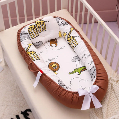 Portable cotton crib bed folded and unfolded showing 97x46cm dimensions and Banana leaf pattern