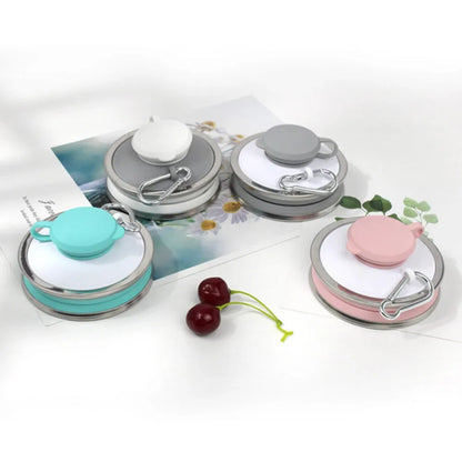Collapsed and expanded states of a 500ml silicone water bottle with hook and hand rope.
