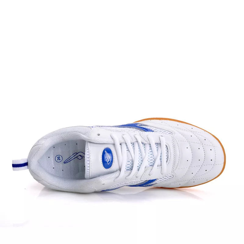 Table tennis shoes in white and blue or white and red with breathable upper and beef tendon sole