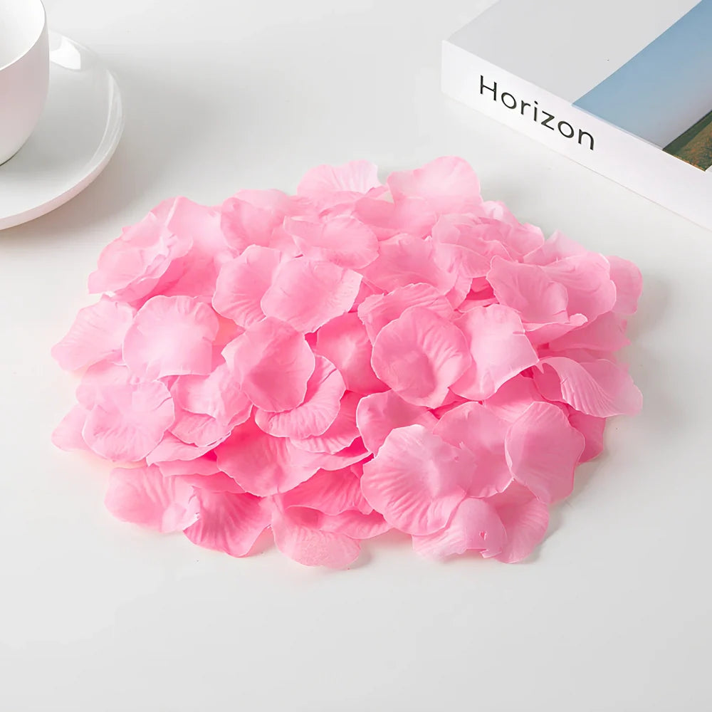 Pack of 100 high-quality silk simulated rose petals, 5cm size, in colours like rose red for wedding room scenes