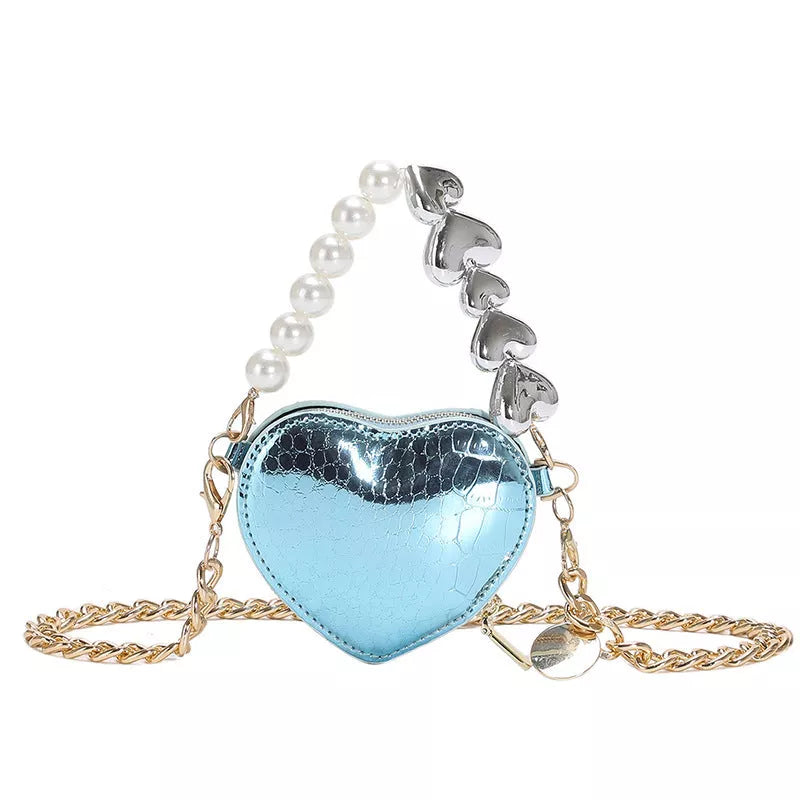 Mini heart-shaped pearls handbag in silver with adjustable chain strap
