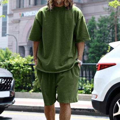 Men's loose sports set with round neck T-shirt and drawstring shorts in various colors