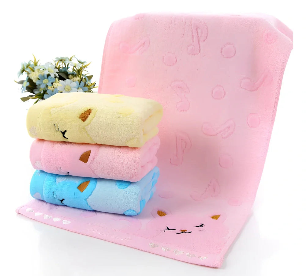 Bamboo fibre bath towel with kitten face pattern measuring 25x50cm in blue, green, pink or yellow