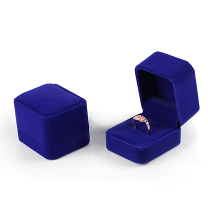 Flannel-lined jewellery box measuring 5x5x4.5cm in beige colour with MDF construction