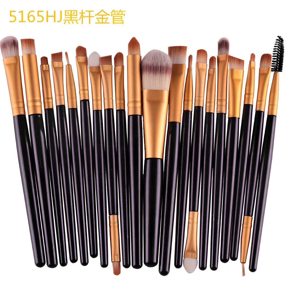 Cosmetic brush kit with 3cm nylon bristles and 14cm plastic handles in multiple colours