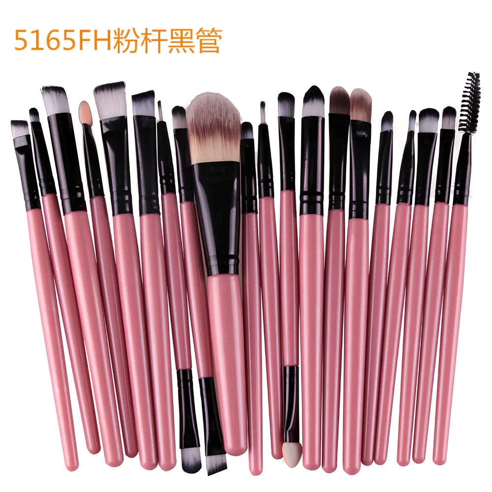 Cosmetic brush kit with 3cm nylon bristles and 14cm plastic handles in multiple colours