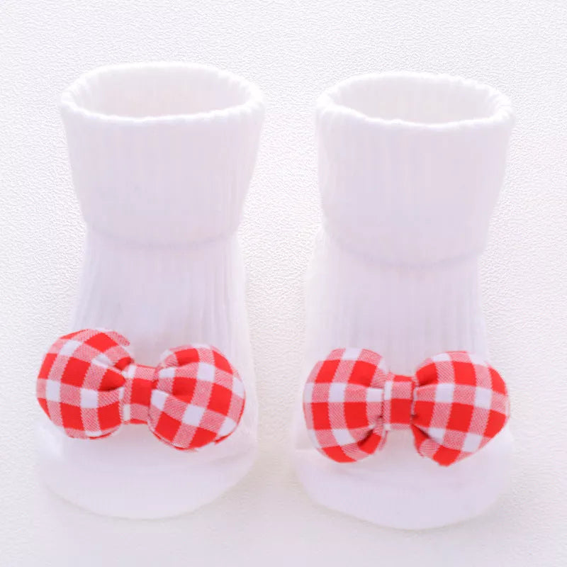 Breathable cotton baby socks in various colors and patterns for 0-3 months