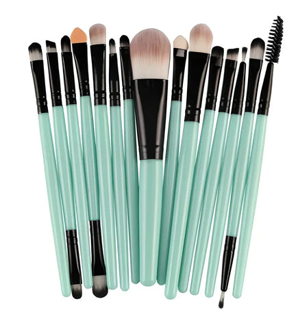 Cosmetic brush kit with 3cm nylon bristles and 14cm plastic handles in multiple colours