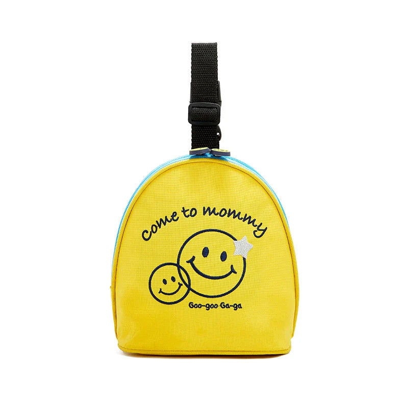 Insulated lunch bag with a cute pattern, featuring a spacious interior and insulated lining to keep food and drinks cool on the go.