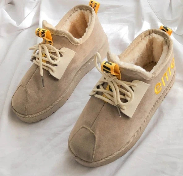 Women's Korean-style winter boots in black and beige with non-slip rubber soles