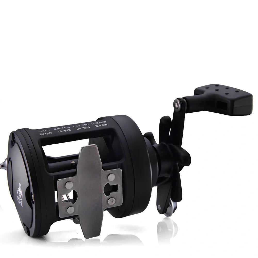 Comairon automatic wiring fishing reel with right-hand retrieve and plastic housing