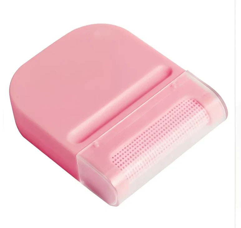 Portable manual fabric cleaning brush with removable catching net, 6.4 cm wide plastic construction