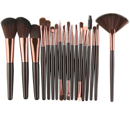 MAANGE 18-piece makeup brush set with fan-shaped tools and various brush heads