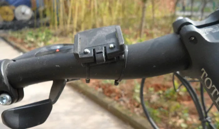 Mountain bike speedometer with blue luminous display and 28 functions