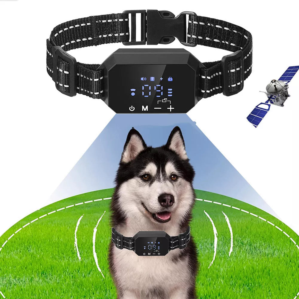 Wireless GPS Dog Trainer with adjustable strength and 1000m range in white and black