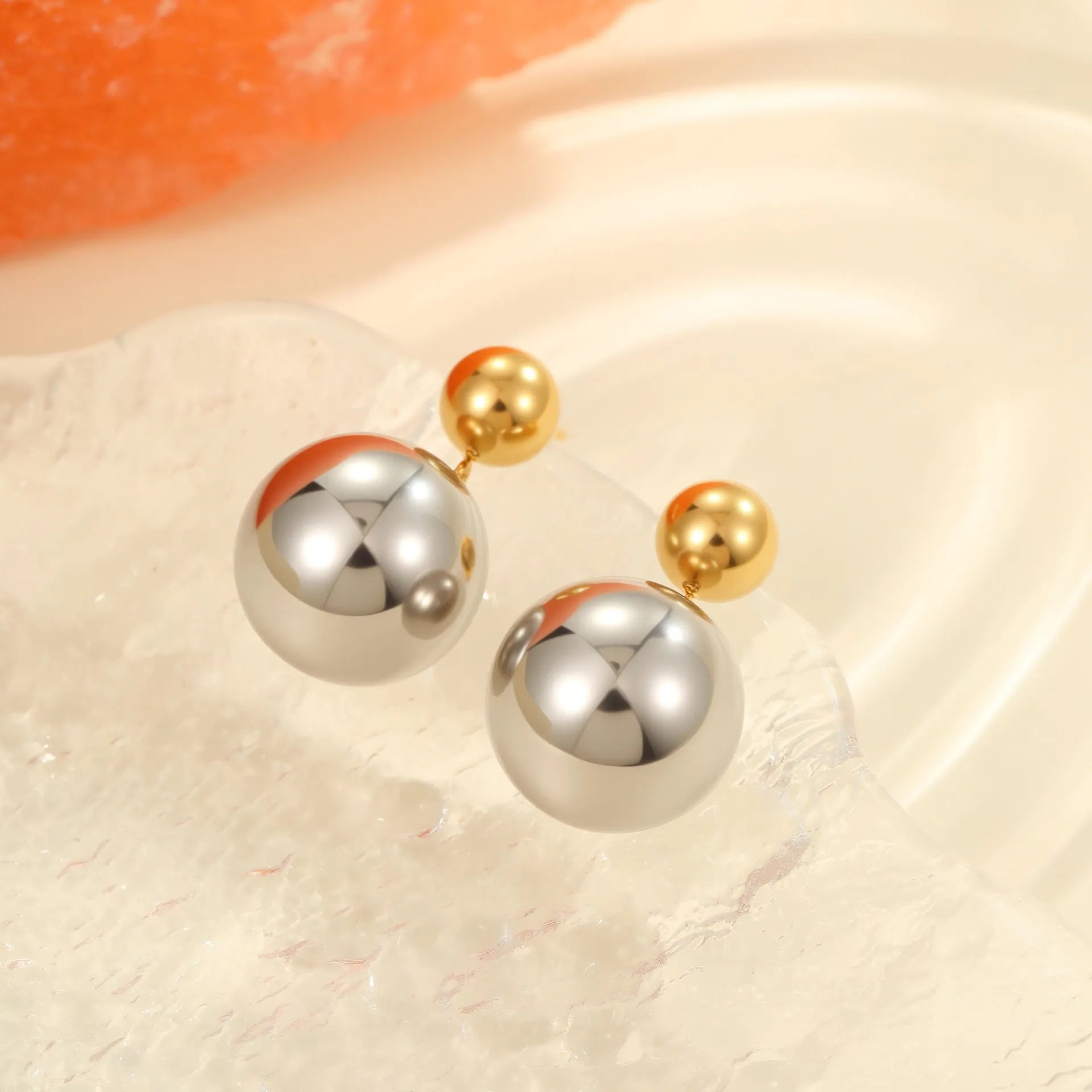 Geometric stainless steel ear studs with colour-block design and round bead elements