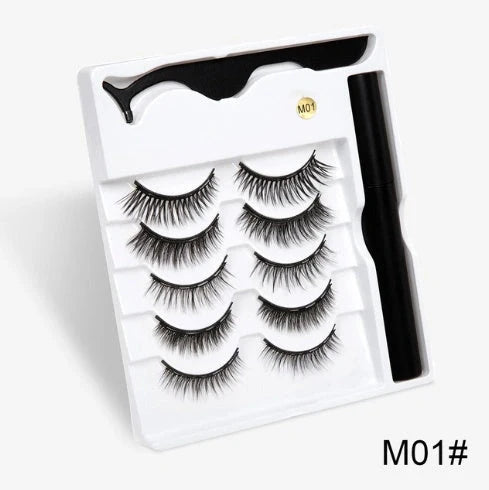 Magnetic false eyelashes for a voluminous, natural look without glue.