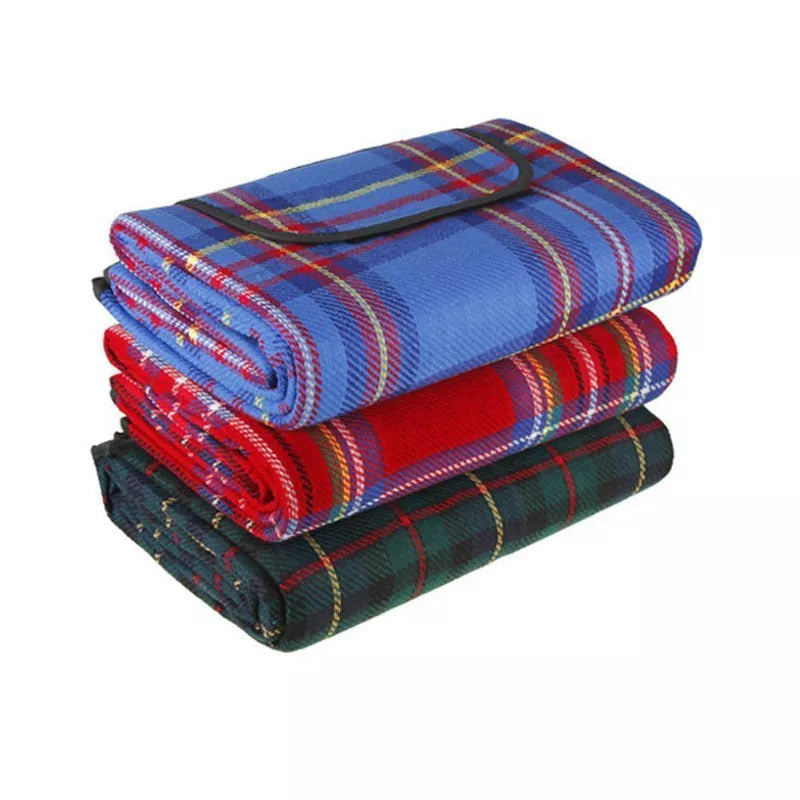Waterproof picnic mat with cashmere surface for outdoor comfort