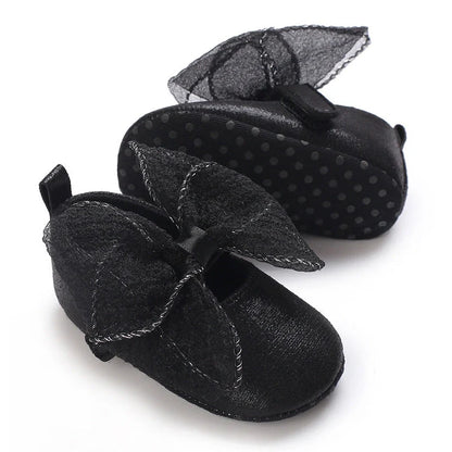 Girls' soft-soled toddler shoes with Velcro fastening in princess style, showing non-slip sole detail