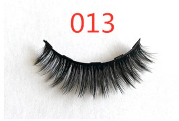 Magnetic false eyelashes for a voluminous, natural look without glue.