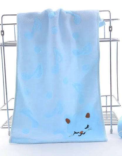 Bamboo fibre bath towel with kitten face pattern measuring 25x50cm in blue, green, pink or yellow