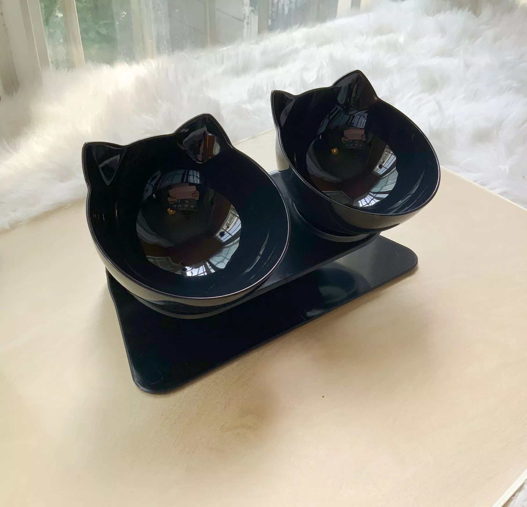 Double bowl cat food bowl with 15° tilt for cervical protection, transparent design with cute cat face