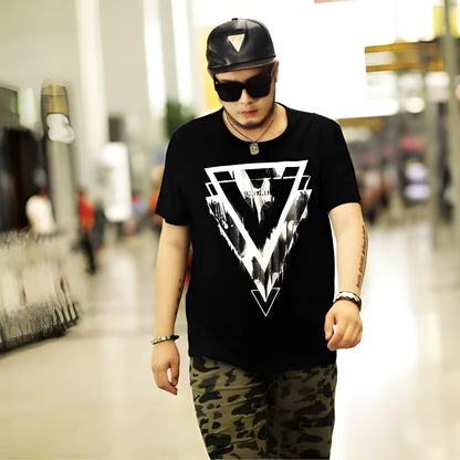 Black plus-size T-shirt with geometric print, loose fit, short sleeves, round neck, sizes XXL to 7XL.