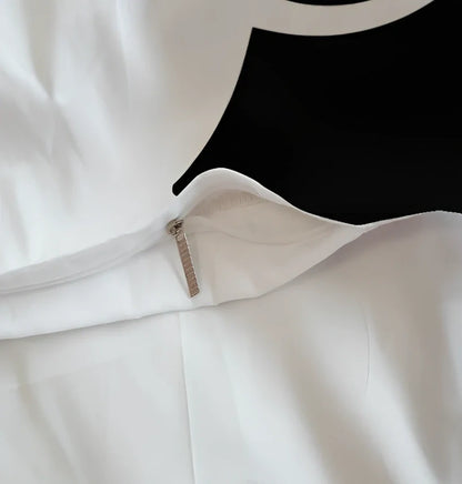 Three-piece geometric pattern bedding set with flower colour scheme and quilting construction