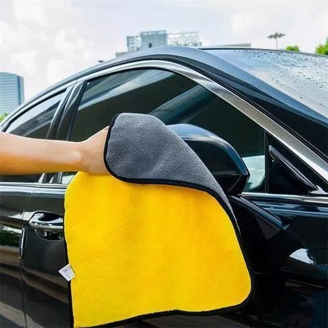 Two-color double-sided car wash towel for scratch-free cleaning, available in multiple sizes