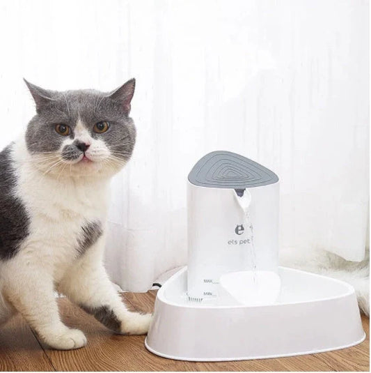 1.5L automatic pet water fountain with LED light and 4-layer filter for cats and dogs