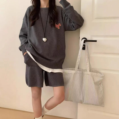 Women's knitted sweater shorts suit in imitation cashmere with animal pattern embroidery