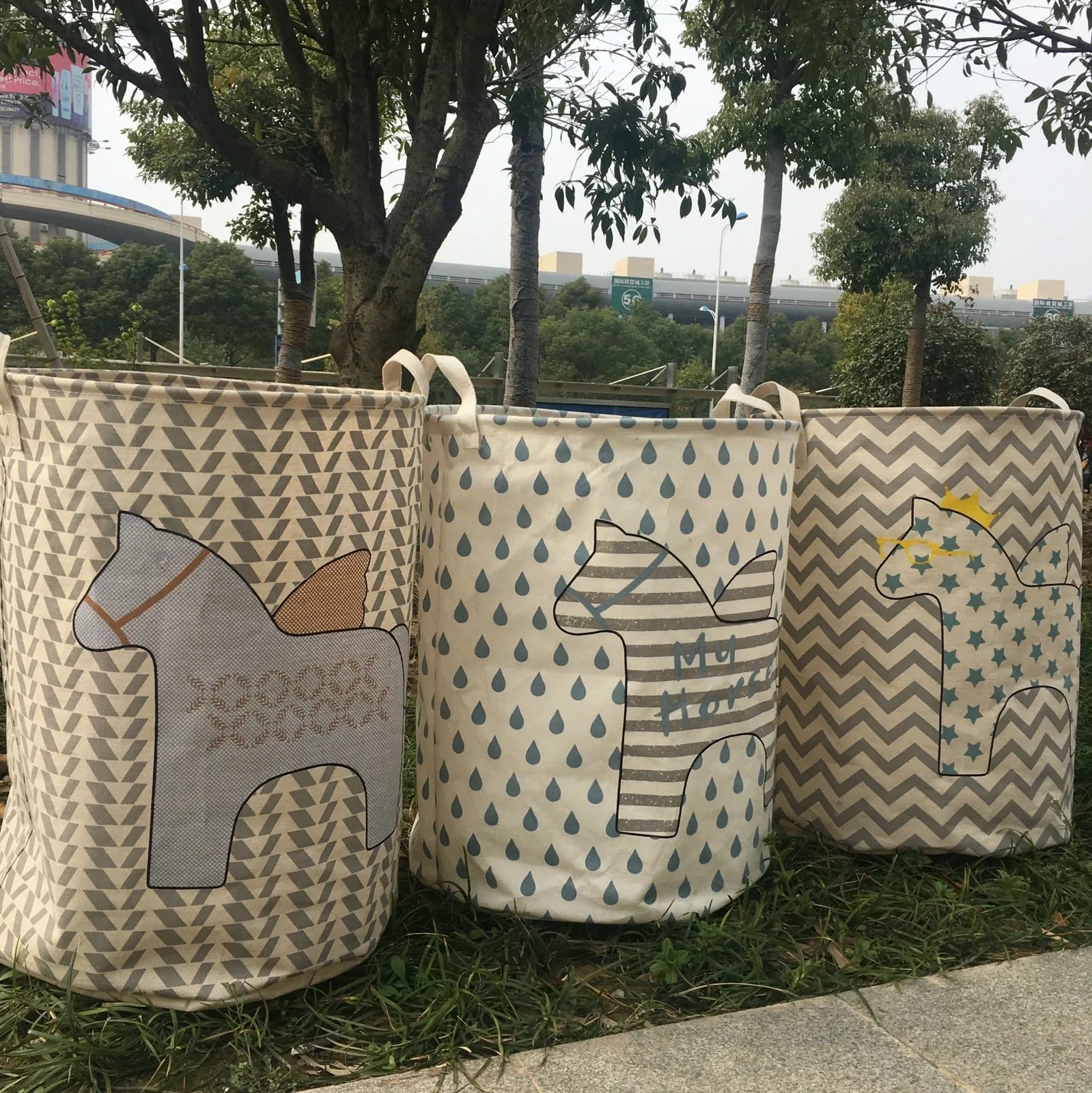 Cotton linen storage basket with five-pointed star horse pattern for laundry and toy organisation