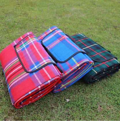 Waterproof picnic mat with cashmere surface for outdoor comfort