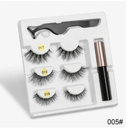 Magnetic false eyelashes for a voluminous, natural look without glue.