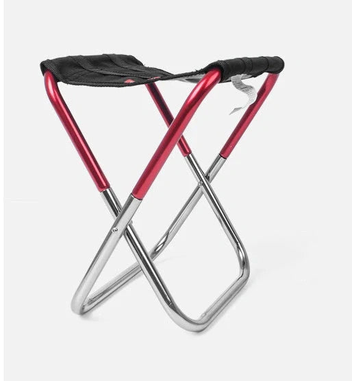 Compact outdoor folding chair in blue or red with aluminum frame and Oxford cloth seat